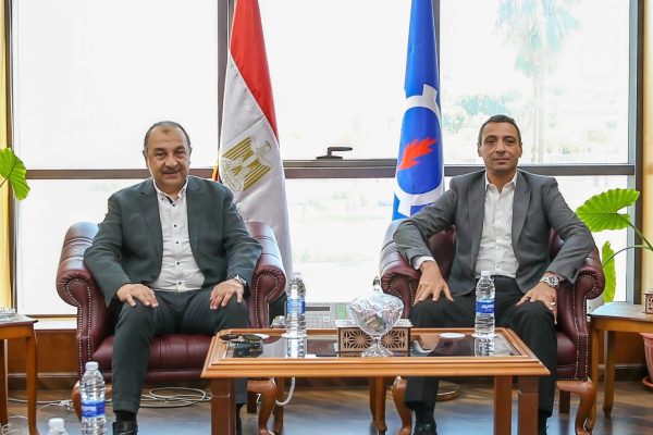 خلال جولته الميدانية في السويس.. وزير قطاع الأعمال العام يلتقي محافظ السويس لبحث تعزيز التعاون والتنمية الصناعية