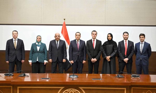 رئيس الوزراء  يشهد مراسم توقيع اتفاقية تعاون بين  المصرية لنقل الكهرباء وشركة 