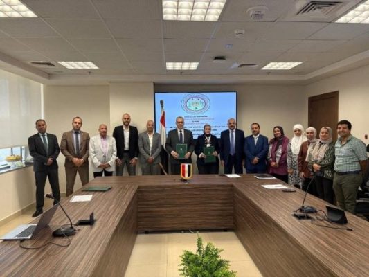 المصرية لنقل الكهرباء توقع عقدًا جديدًا مع السويدي إليكتريك لتدعيم الشبكة القومية