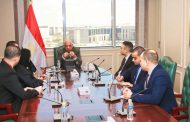 وزير الكهرباء يبحث مع شركة 