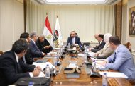 وزير قطاع الأعمال العام يبحث مع مجموعة 