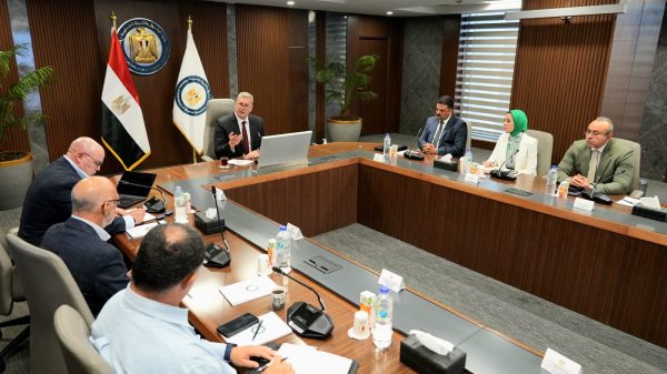 وزير البترول يلتقي وفداً من شركات التعدين الأسترالية لبحث فرص الاستثمار