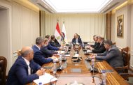 وزير قطاع الأعمال العام يبحث مع 