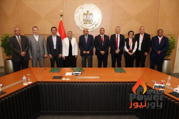 منصة الطاقة التابعة لشركة حسن علام للمرافق و إنفنيتي باور توقعان اتفاقيات تكميلية مع وزارة الكهرباء لتطوير مشروعات وطنية في قطاع الطاقة المتجددة