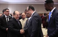 وزير قطاع الأعمال العام يلتقي الوزير الأول للجمهورية الجزائرية على هامش المؤتمر الوزاري الأفريقي للأدوية