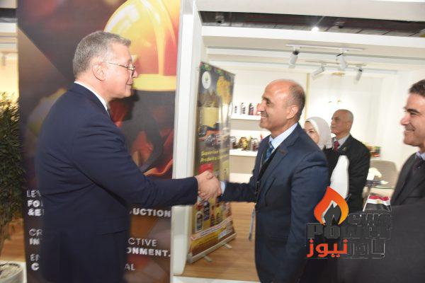 وزير البترول يتفقد جناح اكبا .. وجابر يؤكد ارباحنا قفزت خلال التسعة أشهر بنسبة 600 % والانتهاء من تطوير البنية التحتية للشركة الربع الأول من العام المقبل