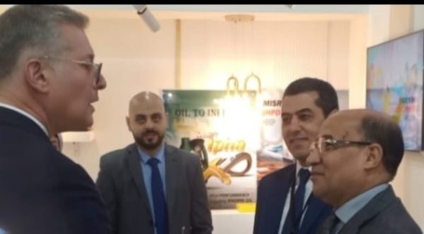 وزير البترول يتفقد جناح مصر للبترول ..وبخيت نخطط لمضاعفة إنتاج الشحوم وتعزيز صادرات الزيوت والشحوم لأفريقيا