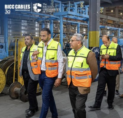 وفد من الجامعة البريطانية يزور مصانع شركة BICC للكابلات