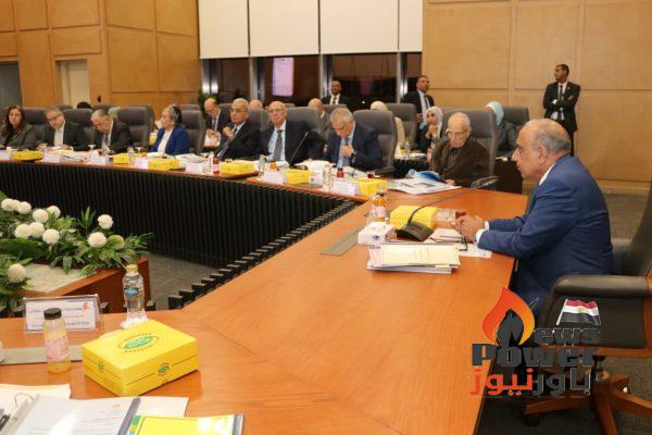 موازنة القابضة للكهرباء ..17,78 مليار جنيه حجم الاستثمارات و267 مليار ك.و.س طاقة مولدة بنسبة تطور 8.9 % لخدمة أكثر من 45 مليون مشترك