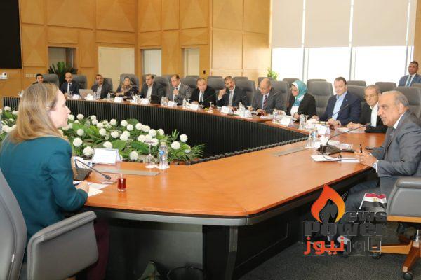 وزير الكهرباء والطاقة المتجددة يبحث مع وفد البنك الدولي دعم وتعزيز سبل الشراكة والتعاون في مجالات الكهرباء والطاقات المتجددة.