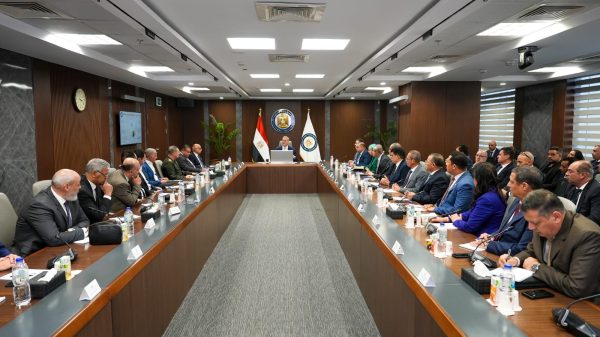 استمراراً لجهود التوسع في نشاط التعدين … بدوي يعقد اجتماعاً موسعاً مع شركات التعدين