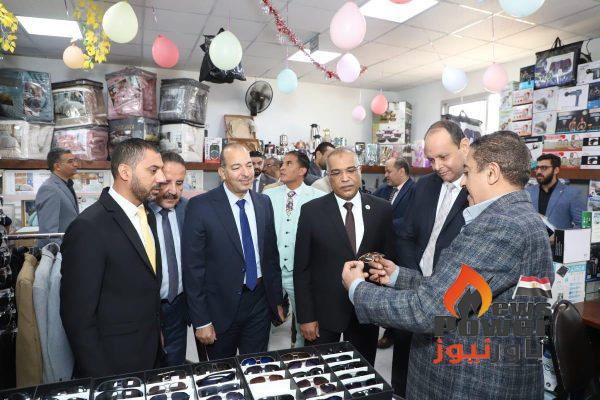 عباس صابر يشارك حجاج ربيع افتتاح المعرض المتكامل للجمعية التعاونية الاستهلاكية بشركة أنابيب البترول