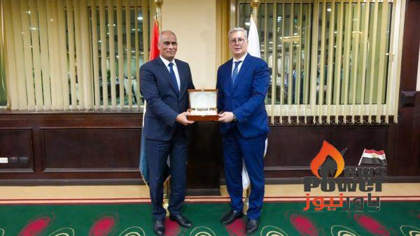 وزير البترول يكرّم إبراهيم مكي ويُسلّم رئاسة «إيكم» لعلاء الدين عبد الفتاح