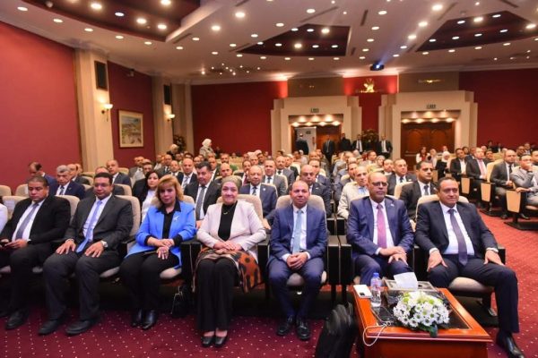 وزير العمل يفتتح ندوة توعوية بشأن قانون العمل الجديد بشركة ايجاس - جريدة باور نيوز الاخبارية