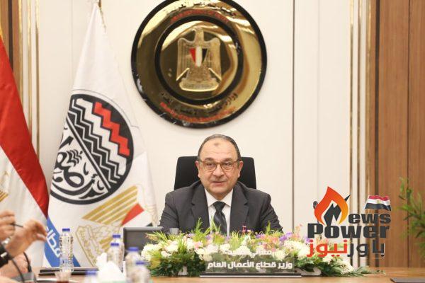 وزير قطاع الاعمال العام : النصر للسيارات حققت لأول مرة أرباح و تستهدف الوصول الي إنتاج 40 ألف سيارة سنويا