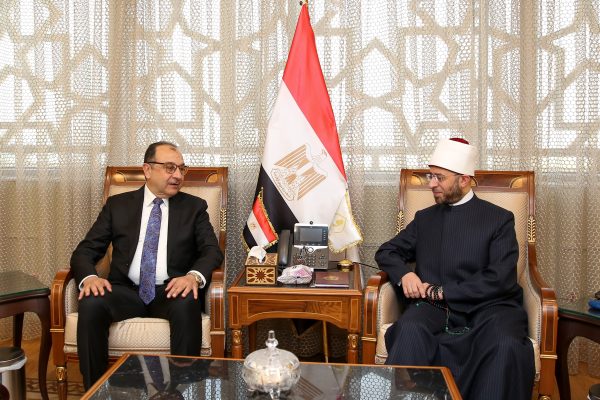 وزير الأوقاف يستقبل وزير قطاع الأعمال العام لبحث تعزيز التعاون والتكامل في عدد من المجالات