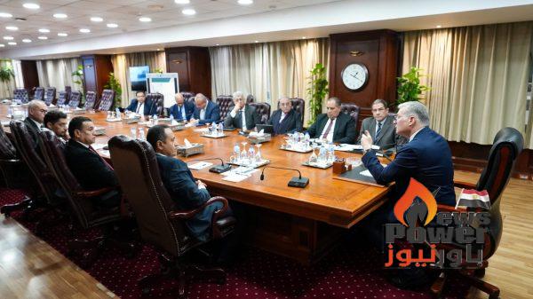 وزير البترول والثروة المعدنية يعقد اجتماعا موسعا لمتابعة وتعجيل مشروعات زيادة إنتاج الغاز خلال العام الجديد