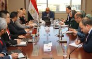 وزير الكهرباء يبحث مع مجموعة 