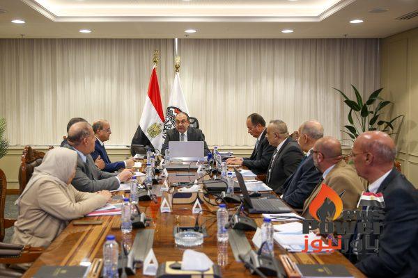 وزير قطاع الأعمال العام يتابع الموقف التنفيذي لمشروع إنتاج حبيبات وأقراص الكلور بشركة مصر لصناعة الكيماويات بالشراكة مع القطاع الخاص باستثمارات 39 مليون دولار