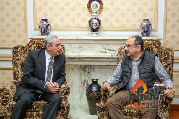 وزير قطاع الأعمال العام يلتقي محافظ الغربية في مستهل زيارته لشركة مصر للغزل والنسيج بالمحلة الكبرى