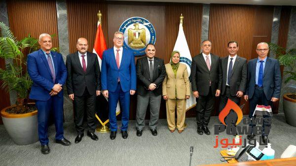 خلال الجمعية العامة لشركة البتروكيماويات المصرية : احمد موقع قطاع البترول يكثف الجهود لتوطين صناعة منتج PVC المستخدم في الوثائق المؤمنة