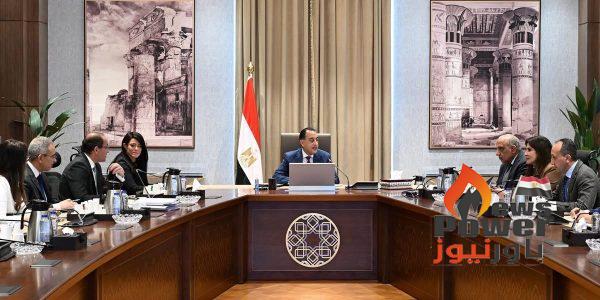 رئيس الوزراء يتابع موقف توافر التمويل المطلوب لمشروعات الكهرباء ودعم الشبكة القومية لاستيعاب الطاقات المتجددة