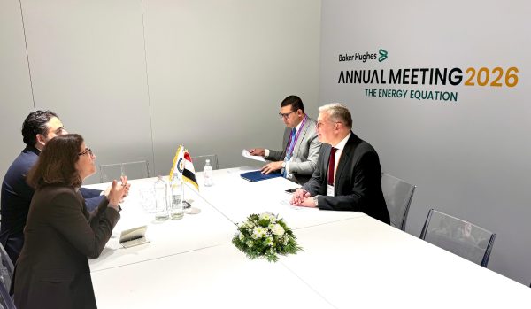 وزير البترول والثروة المعدنية يبحث زيادة فرص التعاون مع شركة Bureau Veritas بمجالات السلامة وحماية البيئة