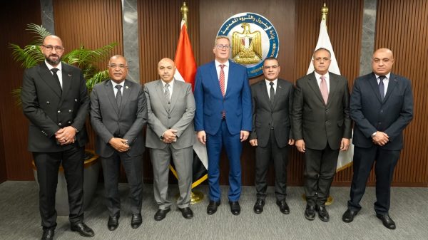 *وزير البترول والثروة المعدنية يعتمد الموازنات الاستثمارية لشركتي السويس والنصر للبترول 2026- 2027 