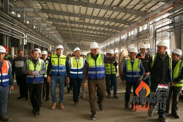 شيمي يعلن ؛ 