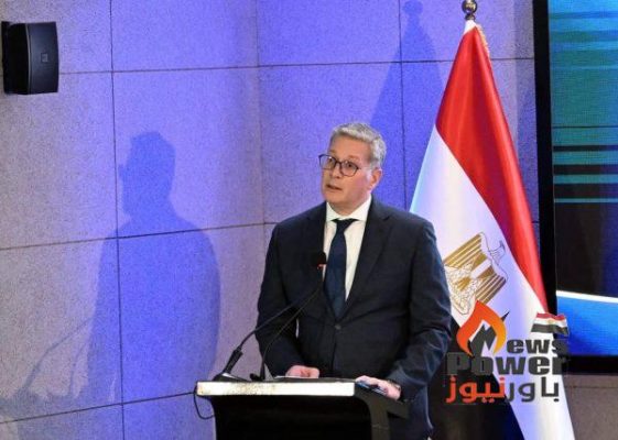 بعد قليل .. وزير البترول يطير لجنوب أفريقيا لحضور موتمر إندابا 2026