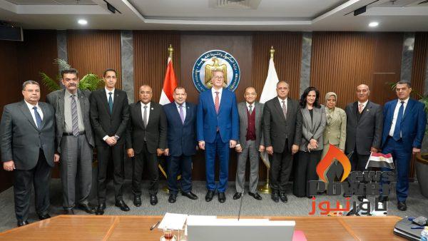 وزير البترول والثروة المعدنية يعتمد الموازنات الاستثمارية لشركتي مصر للبترول وبتروجاس للعام المالي 2026–2027