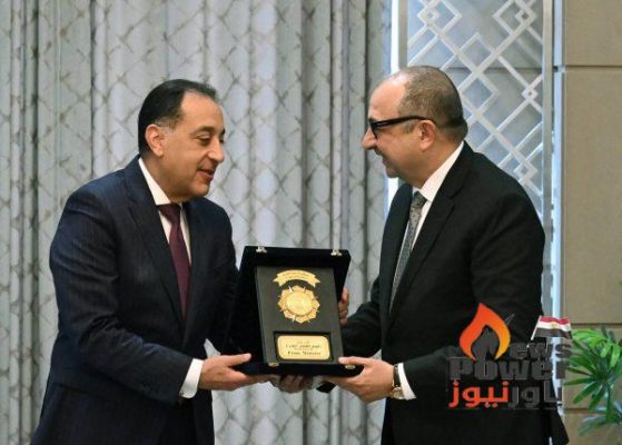 رئيس الوزراء يُكرم شيمي وجبران .. ويؤكد: نستكمل ما بناه السابقون .. وهدفنا جميعًا خدمة المواطن