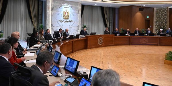 رئيس الوزراء: الحفاظ على أرصدة استراتيجية آمنة من المنتجات البترولية وسداد مستحقات الشركاء الأجانب