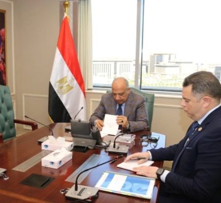 وزير الكهرباء يجتمع برئيس هيئة المحطات النووية للوقوف على تطورات ومستجدات تنفيذ مشروع المحطة النووية بالضبعة