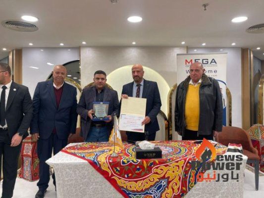 بالصور ..تكريم عدد من العاملين المتميزين بشركة ميجا للإنشاء والصناعات خلال حفل الإفطار الرمضاني