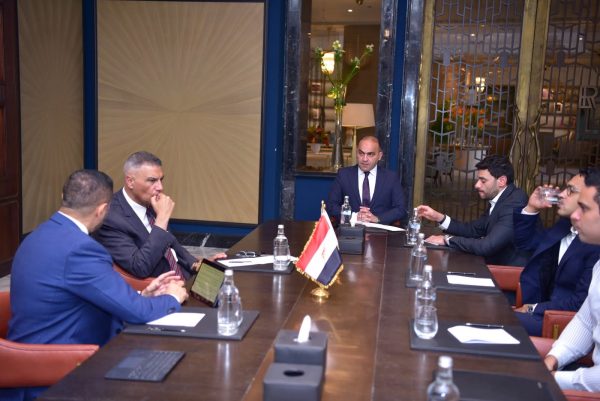 محافظ جنوب سيناء يبحث تعزيز التعاون في مشروعات الطاقة الجديدة مع تحالف «جيلا / إنترو»