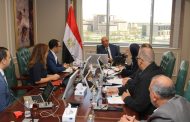 وزير الكهرباء يبحث مع 