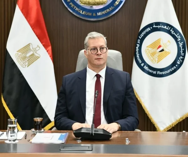 عاجل .. هبة الله رئيساً للنيل للبترول وريهام للسويس للميثانول ورضا سليم للوادي الجديد وناصر شاهين لفوسفات مصر والوادي للأسمدة