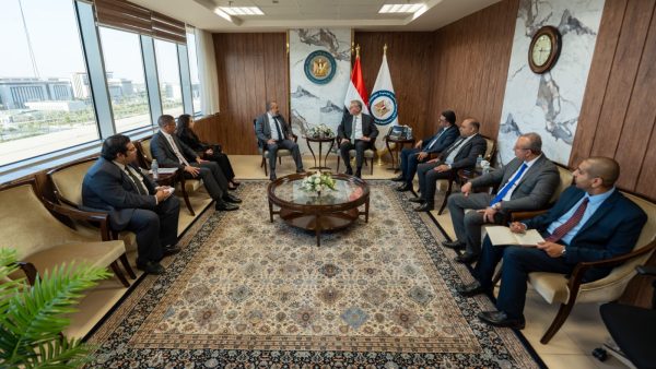 وزير البترول والثروة المعدنية يتابع تنفيذ مشروع المجمع المتكامل للأسمدة الفوسفاتية وحمض الفوسفوريك بالسخنة