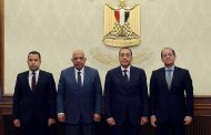 رئيس الوزراء يشهد توقيع 