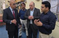 سفير مصر لدى الهند يتفقد مصنع «السويدي إليكتروميتر» ويشيد باستثماراتها وقدراتها التصنيعية