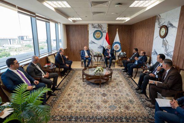 وزير البترول يبحث خطط شركة آفاق للتعدين للتوسع في أعمال البحث والاستكشاف عن الذهب