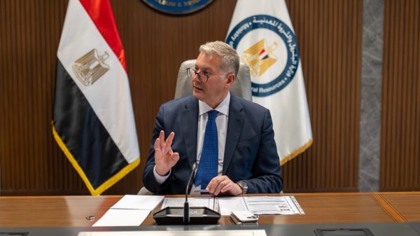 وزارة البترول والثروة المعدنية تنفي التصريحات المنسوبة لوزير البترول والثروة المعدنية بصفحات تواصل اجتماعي غير رسمية خارج البلاد