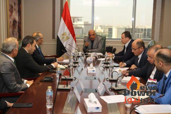 وزير الكهرباء ومدير جهاز مستقبل مصر يبحثان تنفيذ مشروعات طاقة شمسية وبطاريات تخزين بقدرات تصل إلى 2320 ميجاوات
