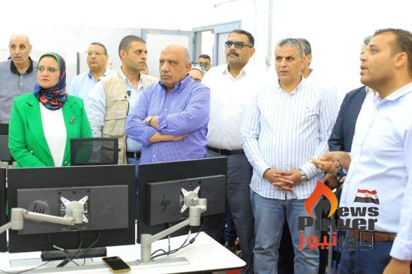 وزير الكهرباء يتفقد بنبان وأبيدوس 2 بأسوان.. ويفتتح المنصة الرقمية للطاقة المتجددة ويؤكد: تكليف رئاسي بخفض استخدام الوقود والتوسع في مشروعات الطاقة النظيفة