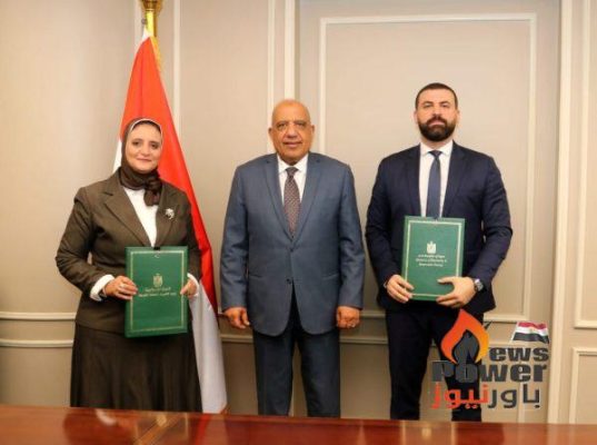 وزير الكهرباء يشهد توقيع مذكرة تفاهم بين المصرية لنقل الكهرباء و