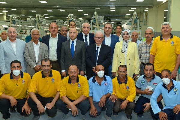 نائب رئيس الوزراء للشؤون الاقتصادية يجري جولة ميدانية بالمصانع الجديدة بشركة مصر للغزل والنسيج بالمحلة الكبرى