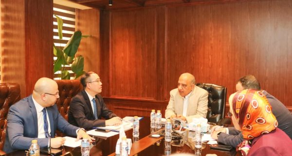 وزير الكهرباء يبحث مع مجموعة CSGI الصينية تطوير الشبكة القومية ودمج 45% طاقات متجددة خلال عامين