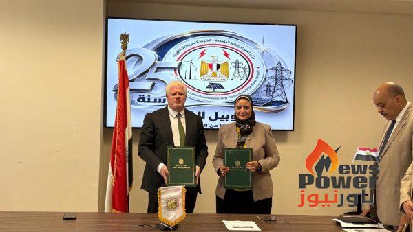 الجوهري للمقاولات توقع عقدًا مع المصرية لنقل الكهرباء لتنفيذ خطوط ربط كيميت السخنة بجهد 220 كيلوفولت
