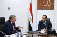 رئيس الوزراء يتابع مع وزير البترول عدداً من ملفات العمل